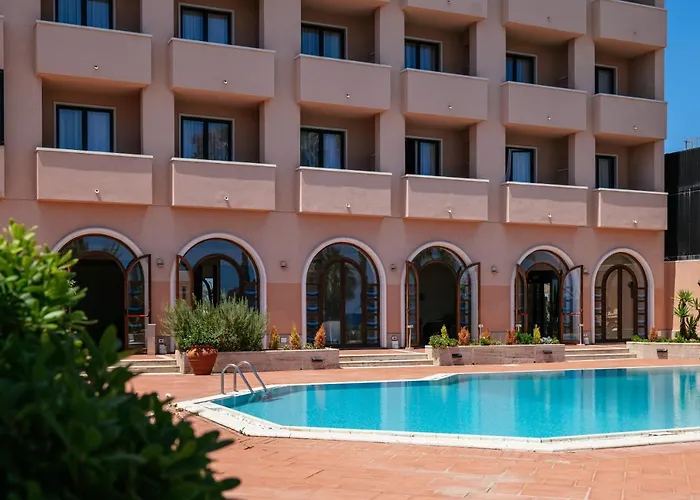 Palm Beach Club Hotel